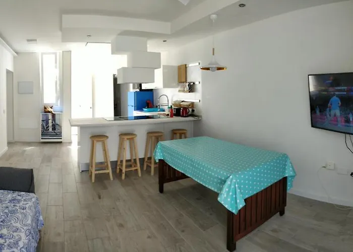 ヴィラ New Deluxe Sunny アデヘ