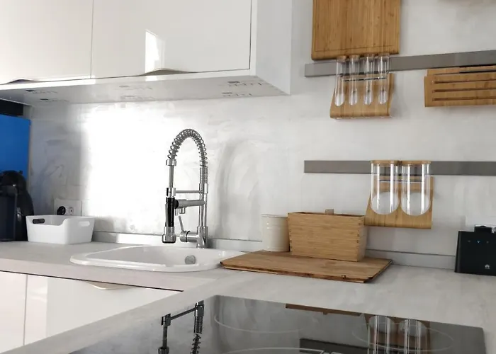 New Deluxe Sunny ヴィラ アデヘ