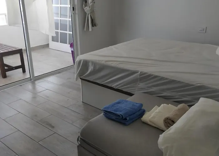 New Deluxe Sunny Адехе